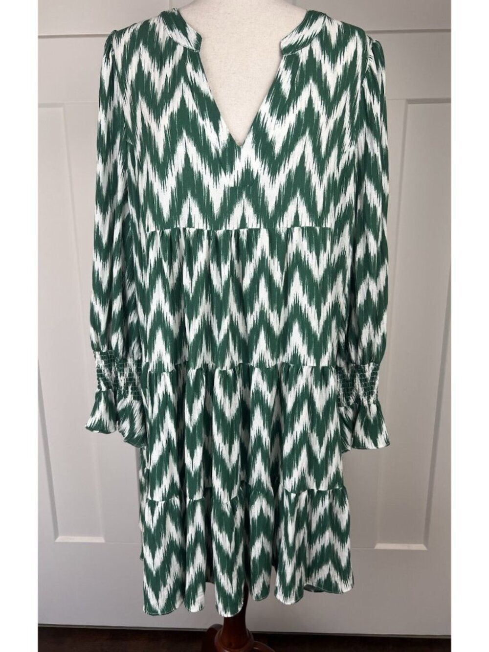 Tuckernuck Pomander Place Kenzo Dress XXL Green Ikat Tiered Smocked Sleeve